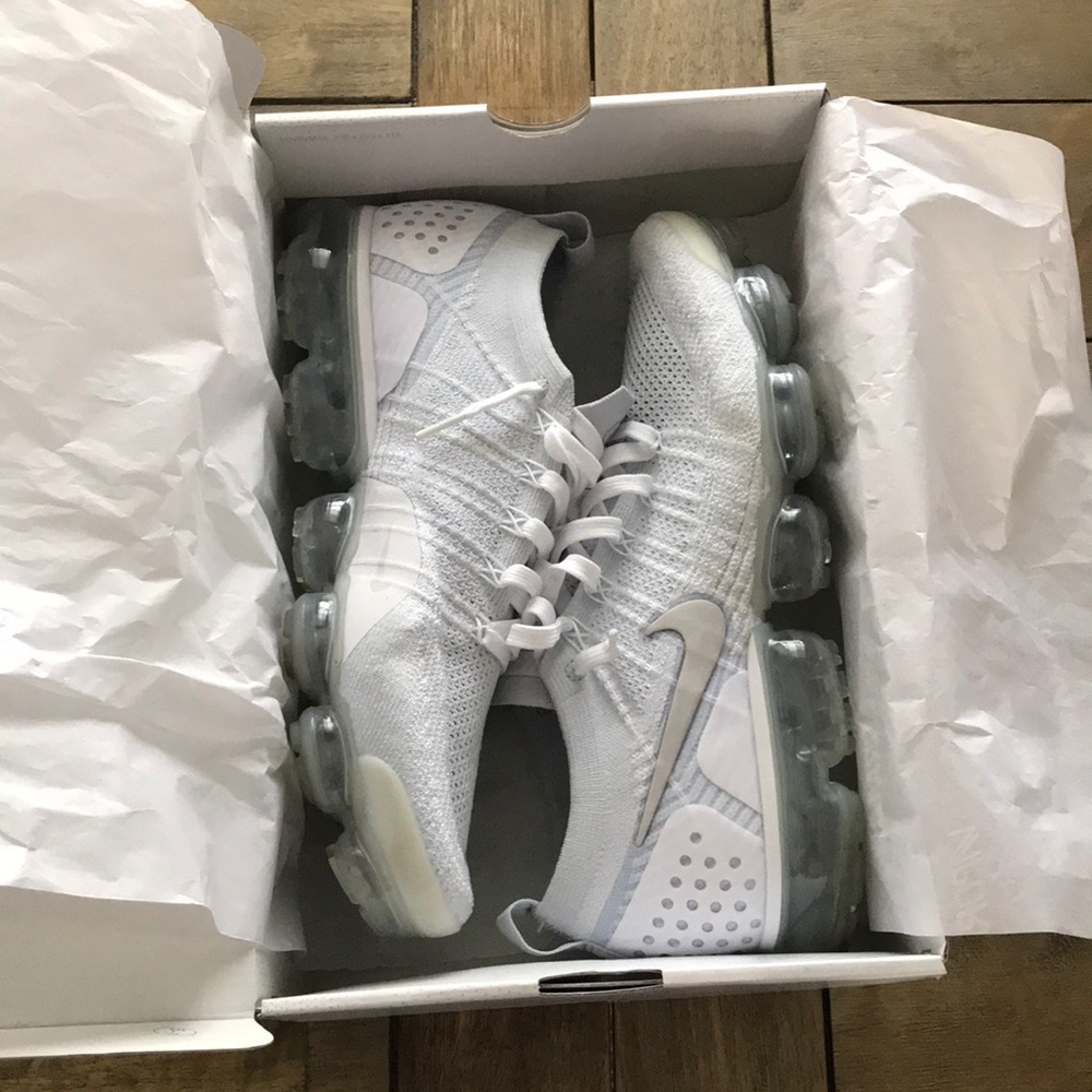 Nike platinum vapormaxs